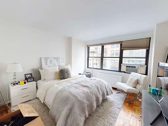 3rd image of 96 5th Ave APT 7L