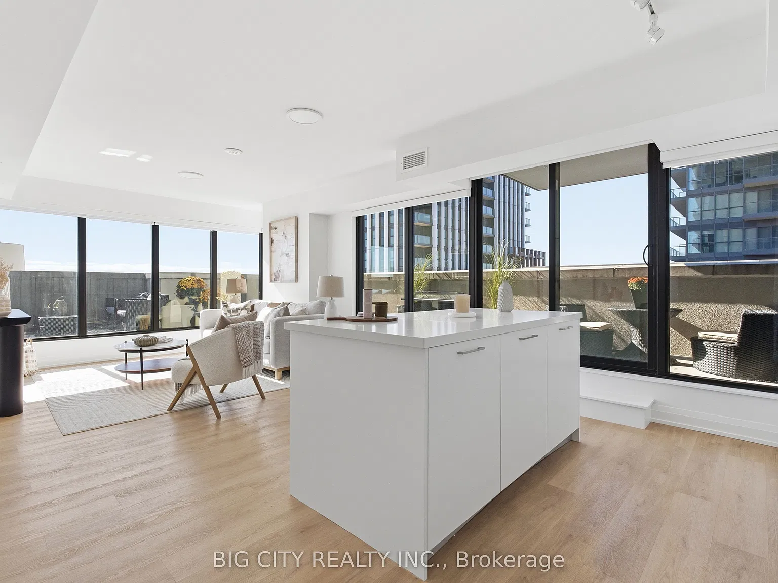 2 bed, $4,250 — Photo 2