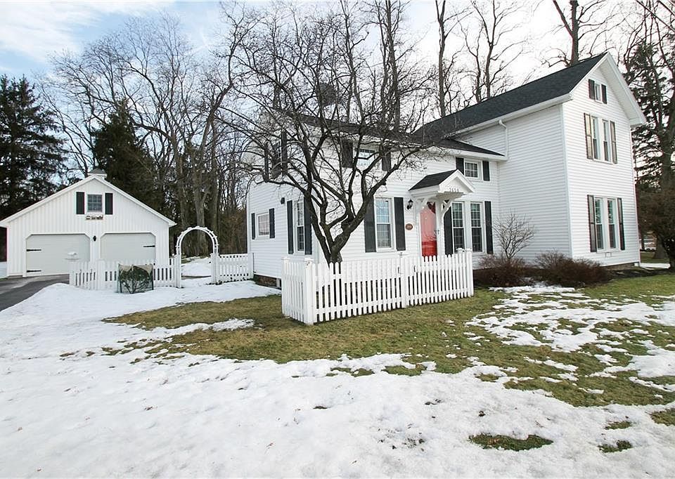 1st image of 3656 Clover St