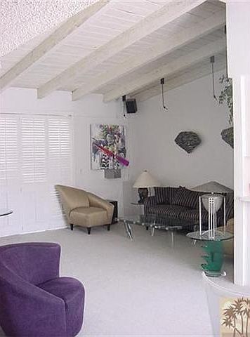 1st image of 892 Calle De Pinos