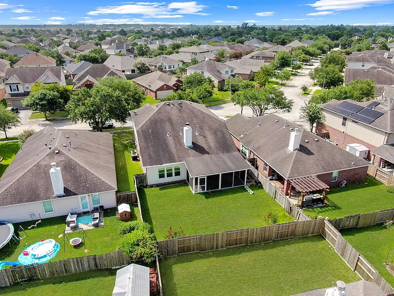 30327 Deleon Fields Dr — Photo 36