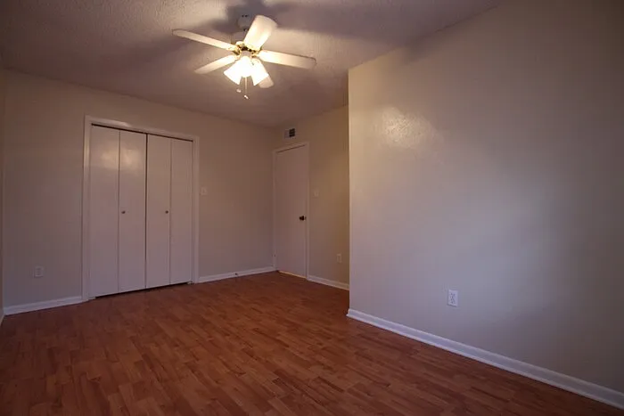 213 Cooper St #20 — Photo 9