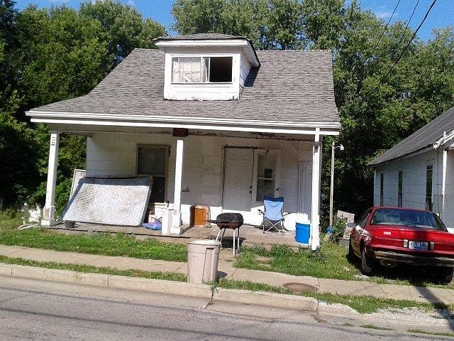 1st image of 129 N Queen St