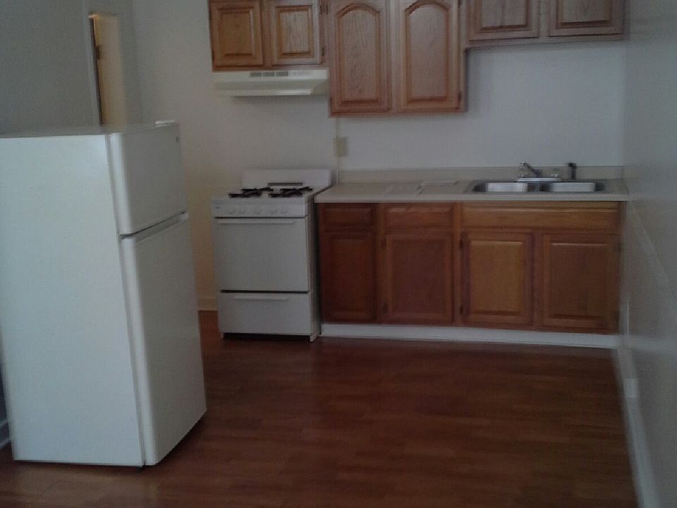 2nd image of 114 W Main St APT 9