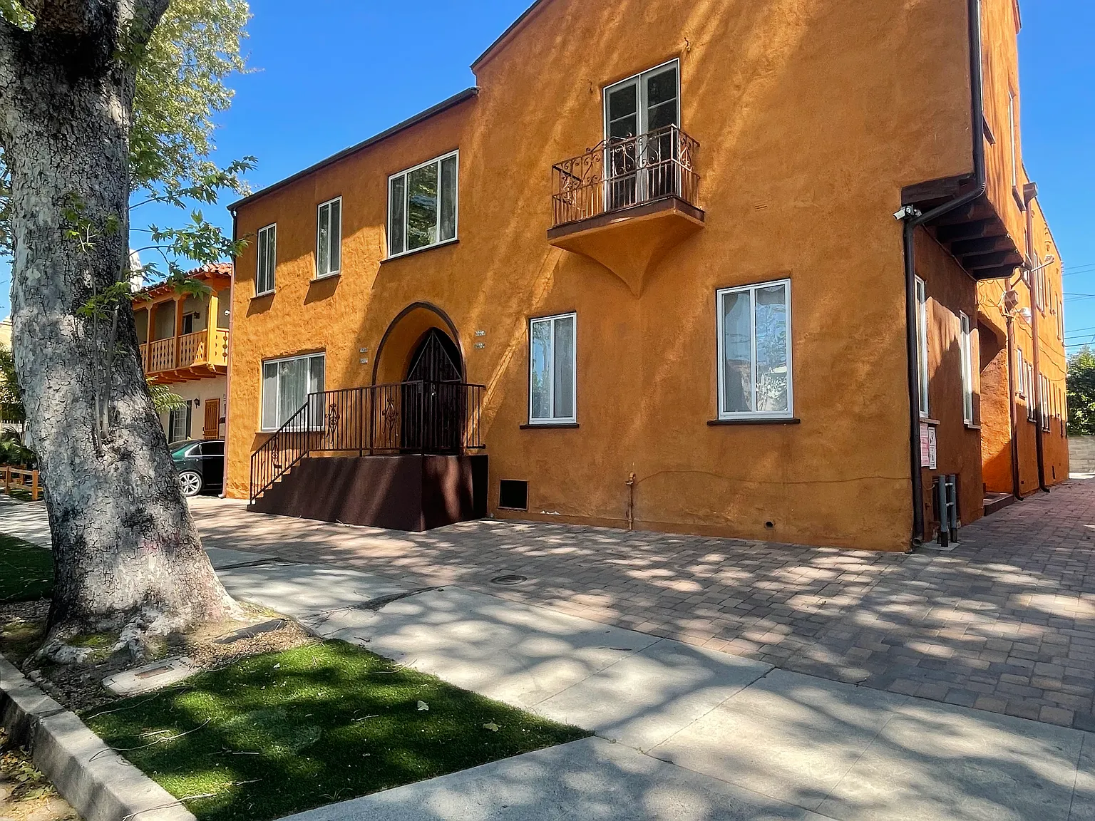3 bed, 1800 sqft, $3,595 — Photo 2