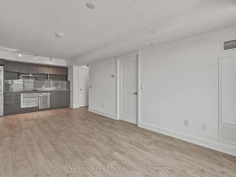 7 Mabelle Ave #2806 — Photo 11