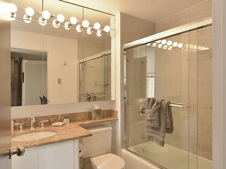 150 W 51st St #2026 — Photo 13