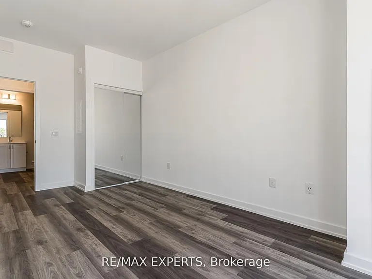 430 Essa Rd #424 — Photo 15