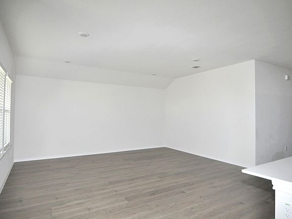 3rd image of 13109 Dawson Dr