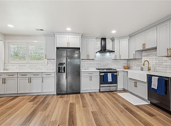 3rd image of 912 W 25th Ave