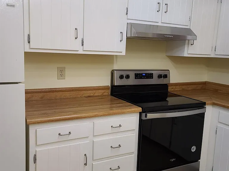 6416 Meadow View Dr — Photo 31