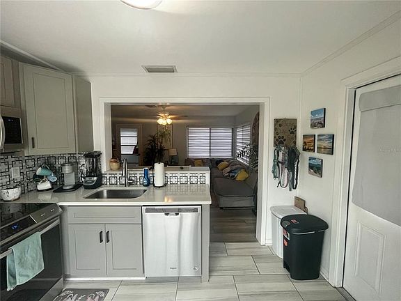 4th image of 2611 17th Ave N