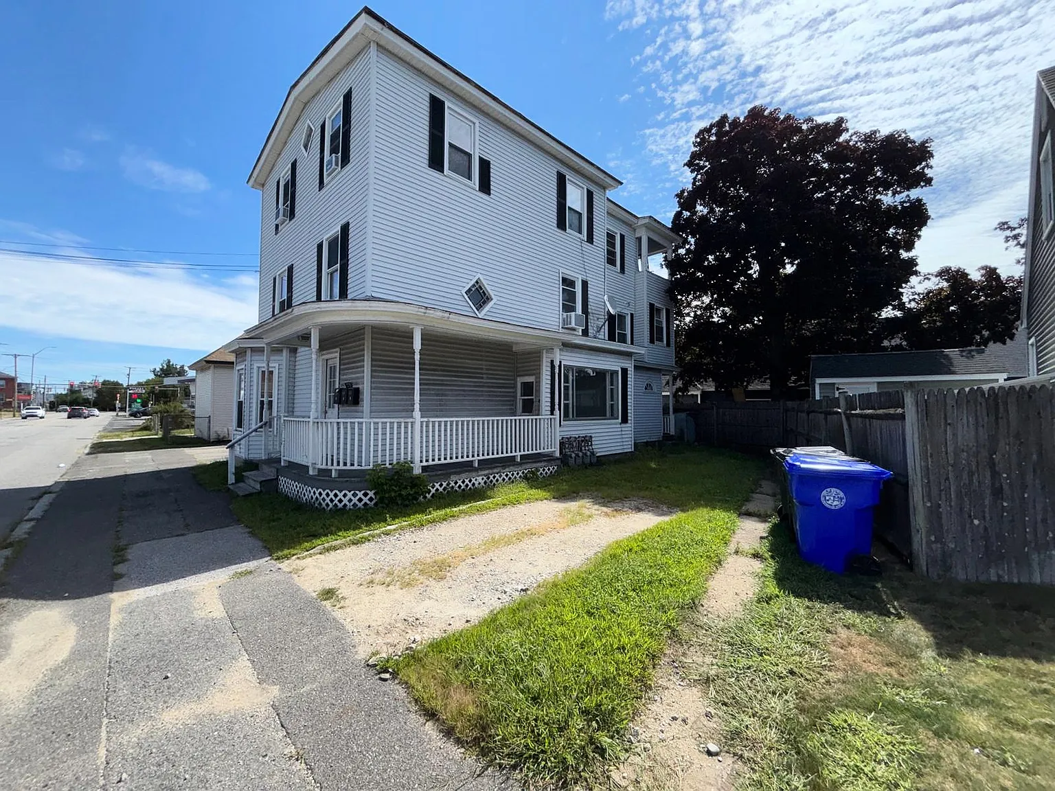 3 bed, 888 sqft, $2,250 — Photo 2