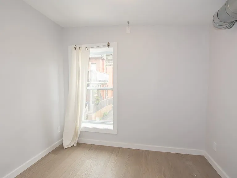140 Caroline St S #1 — Photo 11