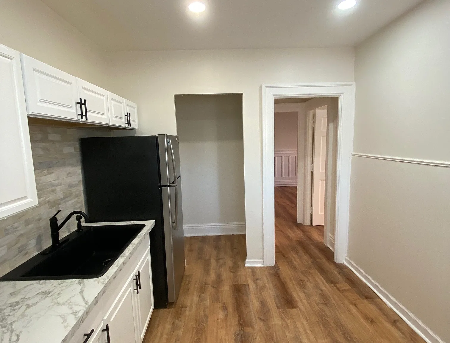 2 bed, 700 sqft, $1,425 — Photo 2