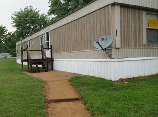 301 Westview Dr, Pacific, MO 63069