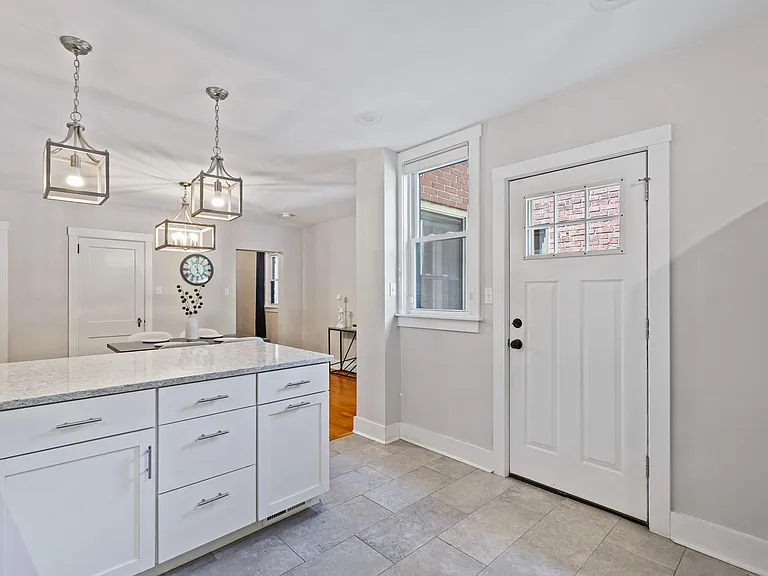 215 Main St — Photo 15