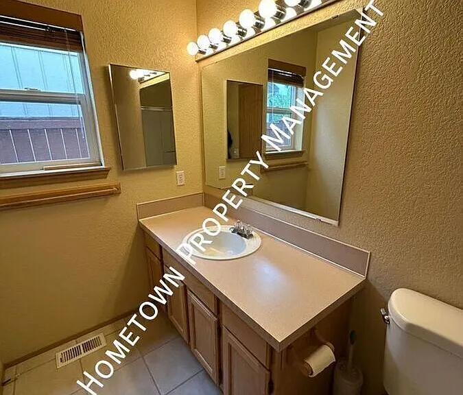 5407 Komachin Loop SE — Photo 20