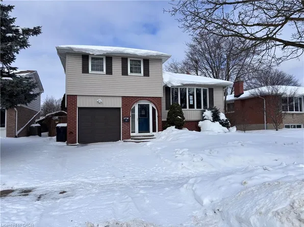 76 Ramblewood Way, Kitchener, ON N2N 1G7