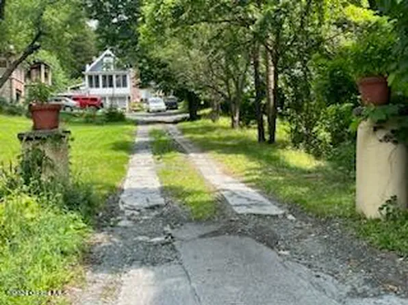 685D Delaware Avenue, Albany, NY 12209