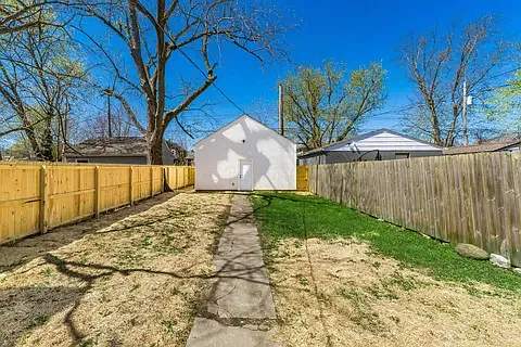 271 S Terrace Ave — Photo 33