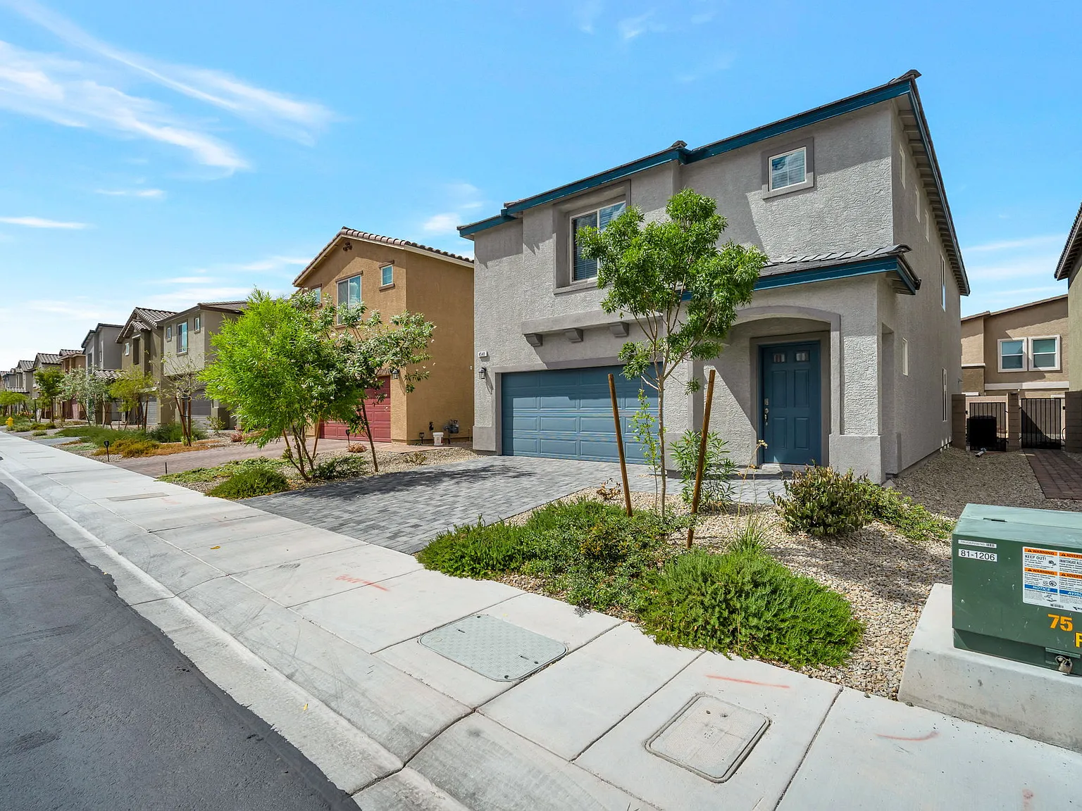 4 bed, 2992 sqft, $4,600 — Photo 2