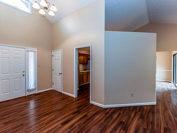 2nd image of 1545 Fox Hollow Trl