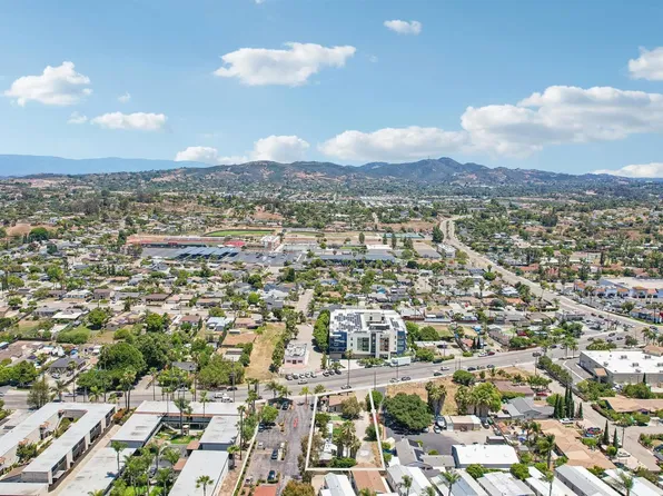 1570 N Santa Fe Ave, Vista, CA 92083