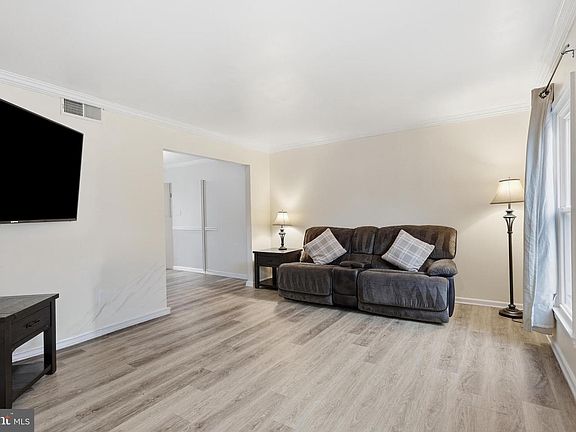 5th image of 112 N Kennedy Rd