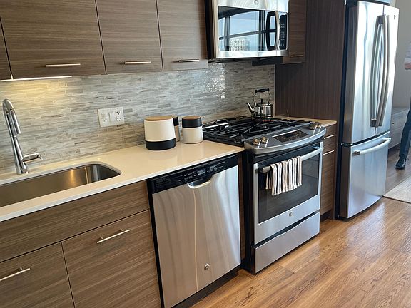 3rd image of 873 N Orleans St #1