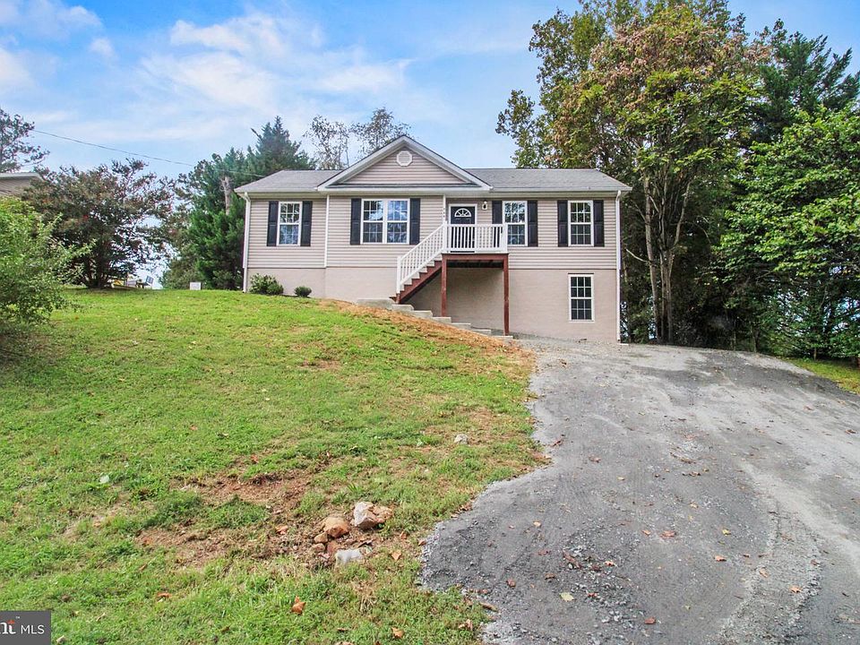 1st image of 364 Lakeview Cir