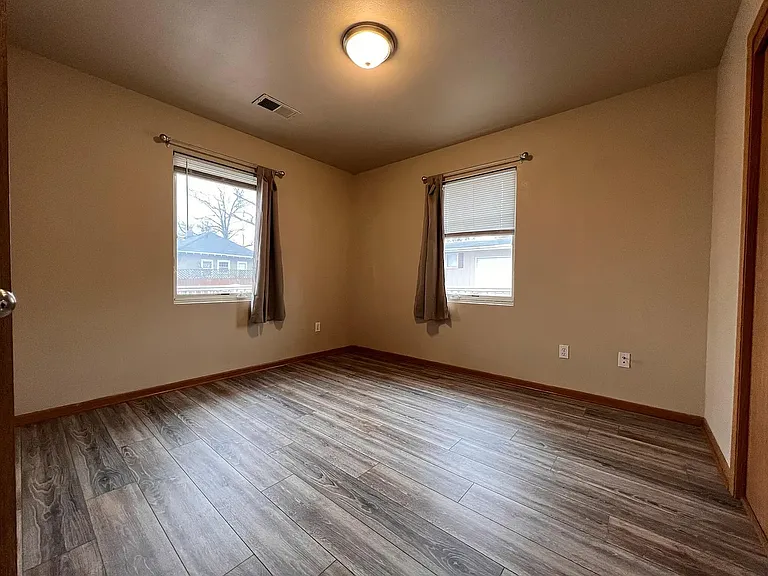 1010 Grove St — Photo 17