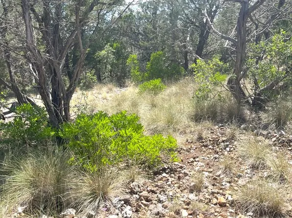 854 Pole Cave Creek Rd, Leakey, TX 78873