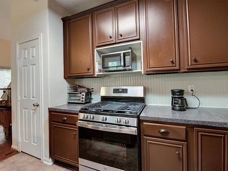 2802 Crescent Star Rd — Photo 10