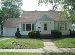 921 S Lutz St, Shawano, WI 54166