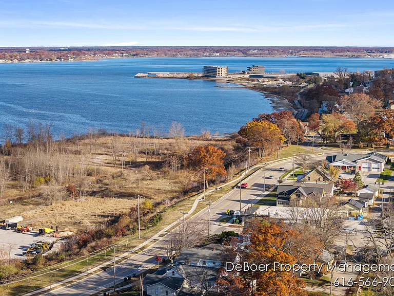 1621 Lakeshore Dr #2 — Photo 23