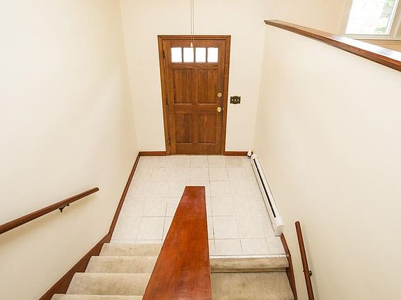 3rd image of 108 Francis Ave