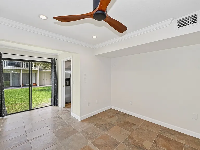 2220 Bahia Vista St #G4 — Photo 21