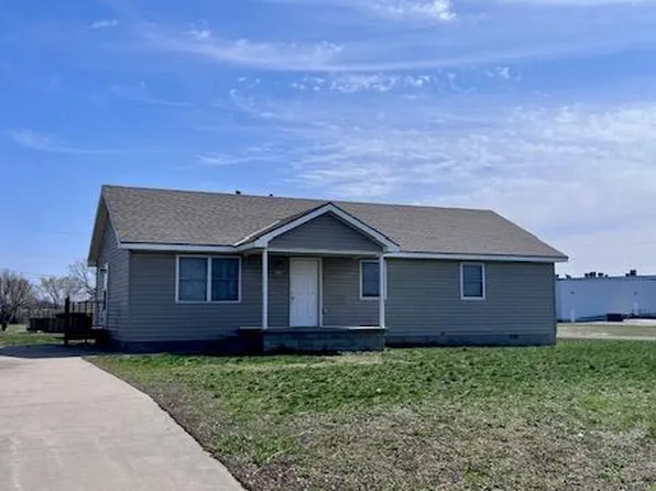 305 Kennedy Ave, Iola, KS 66749