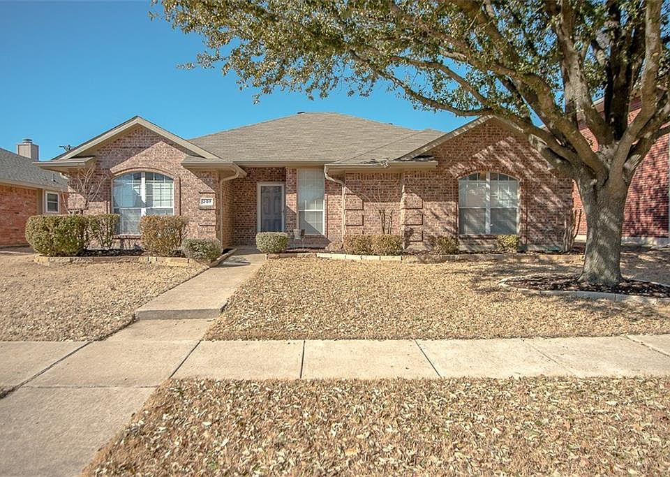 1st image of 207 Towngate Dr