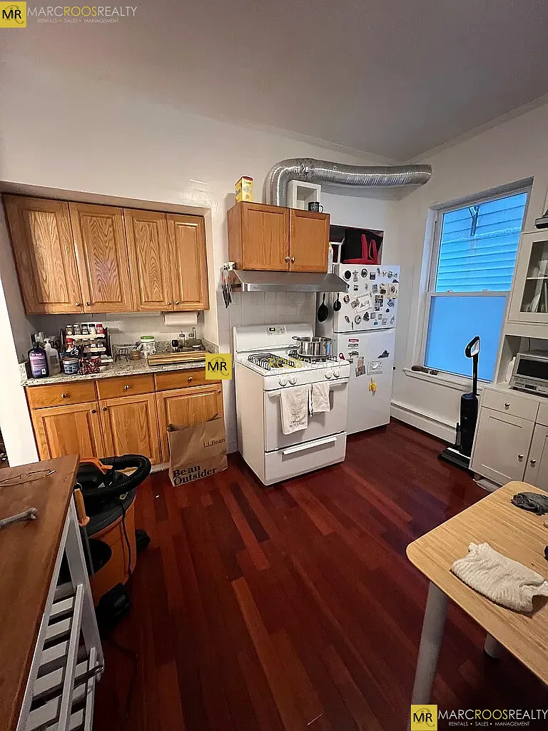 2 bed, 1.0 bath, 900 sqft, $3,180 — Photo 1