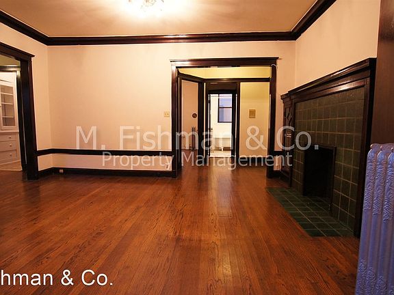 5th image of 2422 N Sawyer Ave #3E