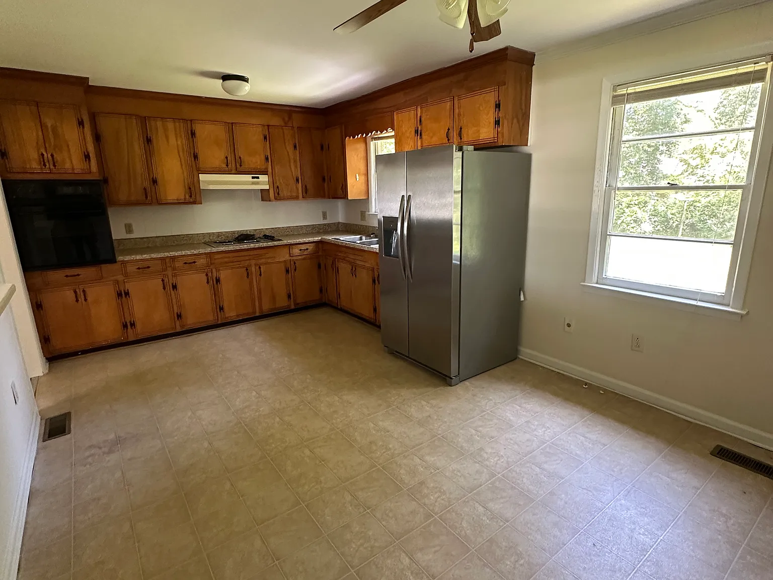 3 bed, 900 sqft, $1,850 — Photo 4