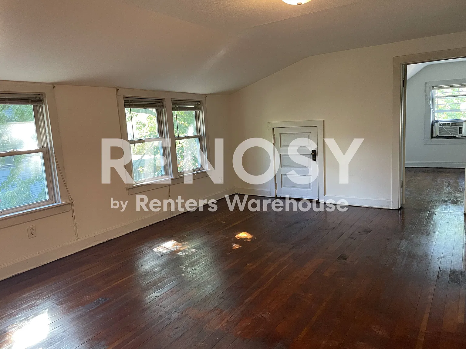 Available Now, 1 Bedroom, 1 Bath Upstairs Unit In St. Croix Falls, Wi — Photo 4