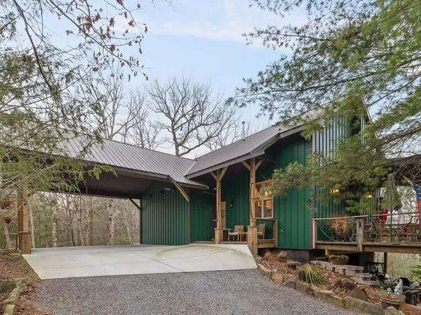 9963 Huckleberry Ln, Soddy Daisy, TN 37379