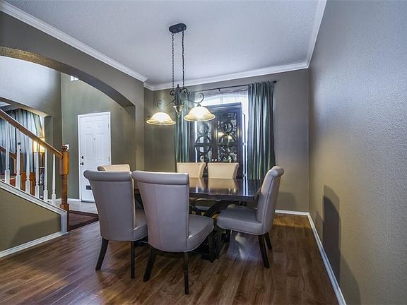4th image of 1043 Pondview Dr