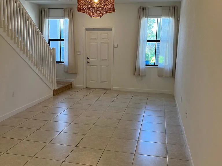 542 SW 19th Ter #542 — Photo 9