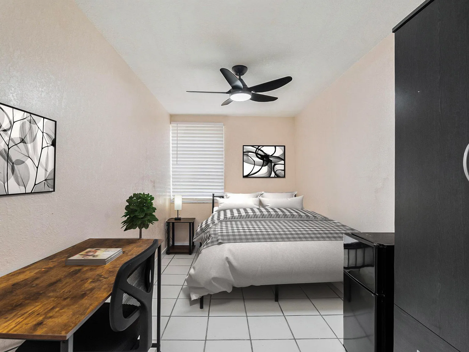 4 bed, 3.0 bath, 1513 sqft, $724 — Photo 1
