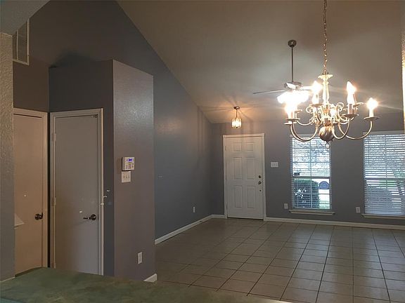 3rd image of 307 Quail Crossing Dr