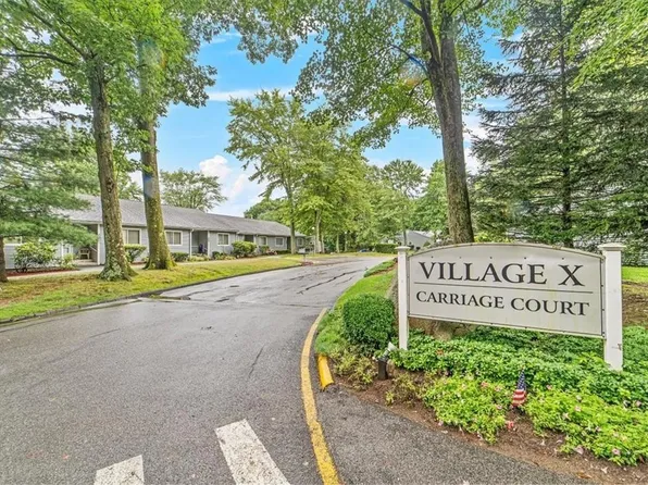 160E Carriage Court, Yorktown Heights, NY 10598